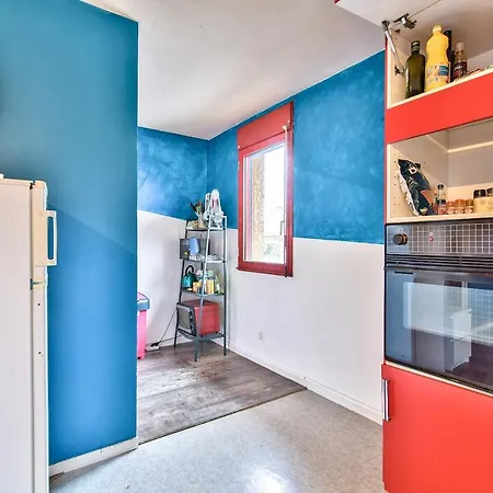 Appartement Nice For 4 *quartier Des Arenes* With Balcony!